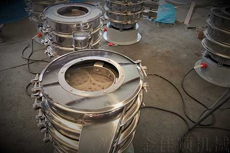 5臺冷凍修邊機配套振動篩已發(fā)貨