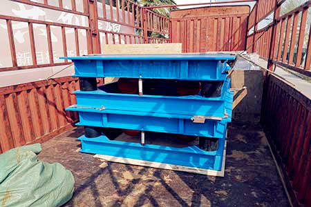 金佳順--振動平臺發(fā)貨